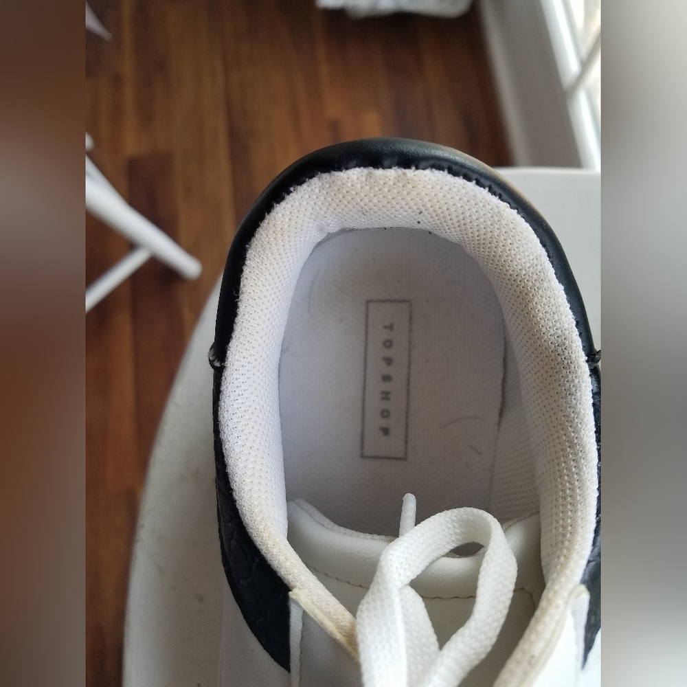 Topshop Sneakers White Black Trim Size 38/7 Made in Italy - Picture 8 of 12